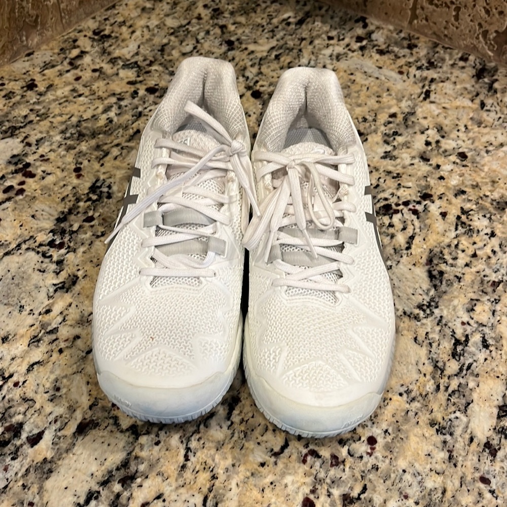 ASICS Court Tennis. Women’s 9. White